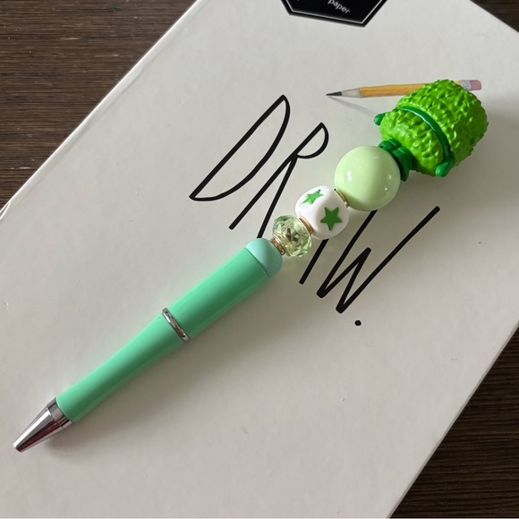 Rainbow Brite: Lucky handmade beaded pen - Picture 3 of 3